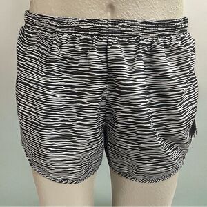 Nike women’s tempo running shorts,black & white,elastic waist w/draw string Sz S